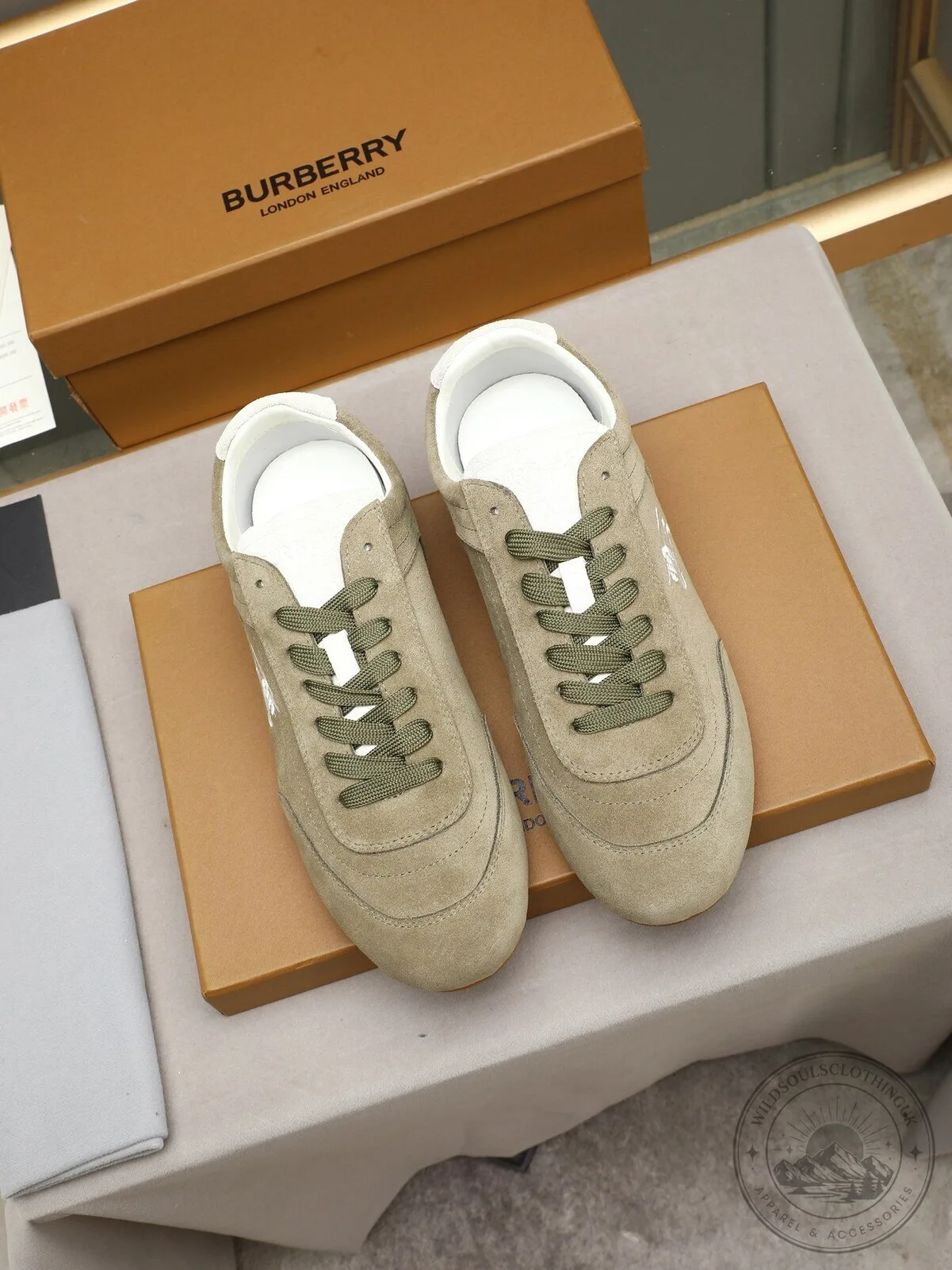 Burberry Equestrian Knight Logo Olive Green Suede Casual Sneakers 9 Burberry Equestrian Knight Logo Olive Green Suede Casual Sneakers