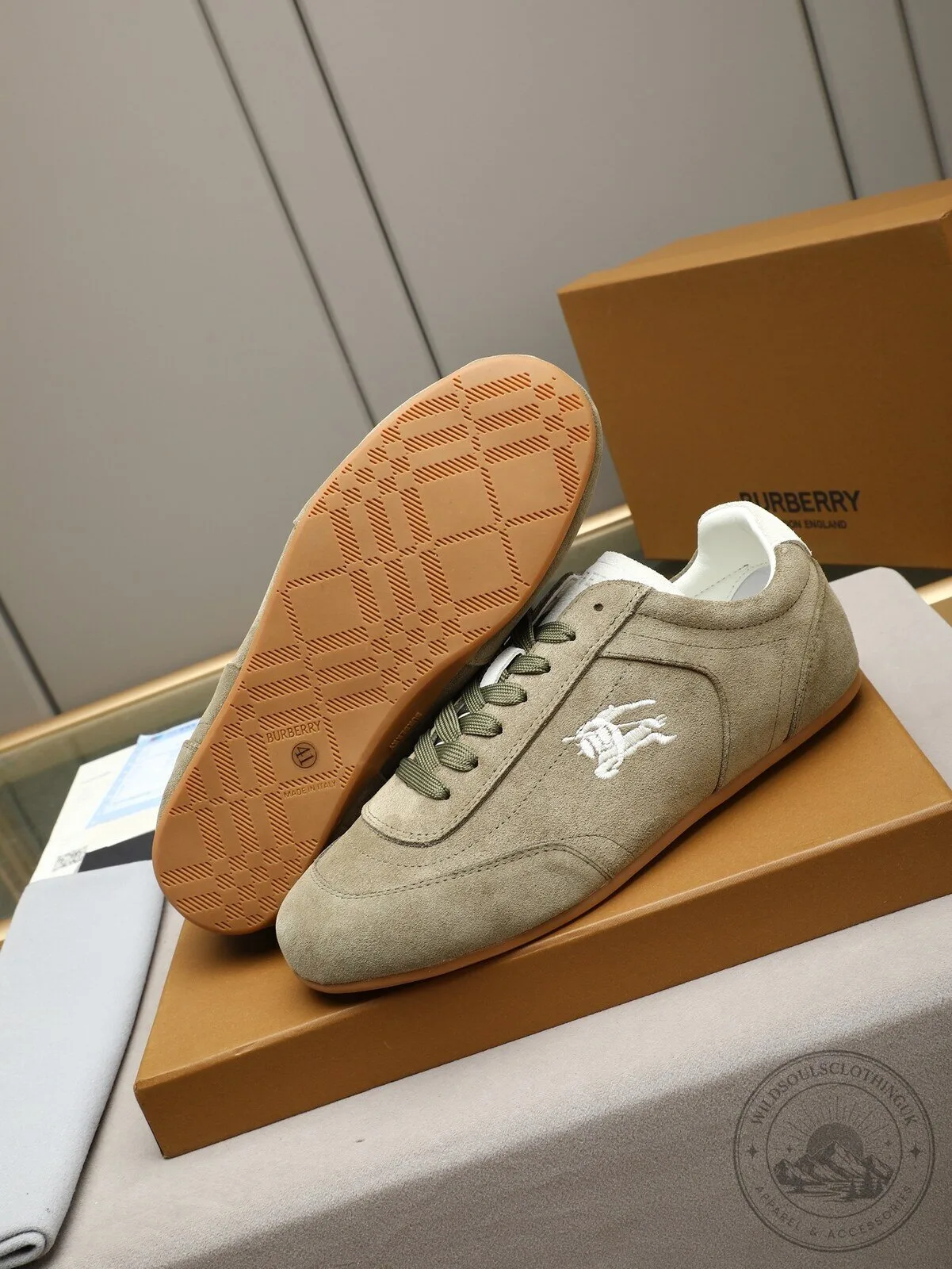Burberry Equestrian Knight Logo Olive Green Suede Casual Sneakers 10 Burberry Equestrian Knight Logo Olive Green Suede Casual Sneakers